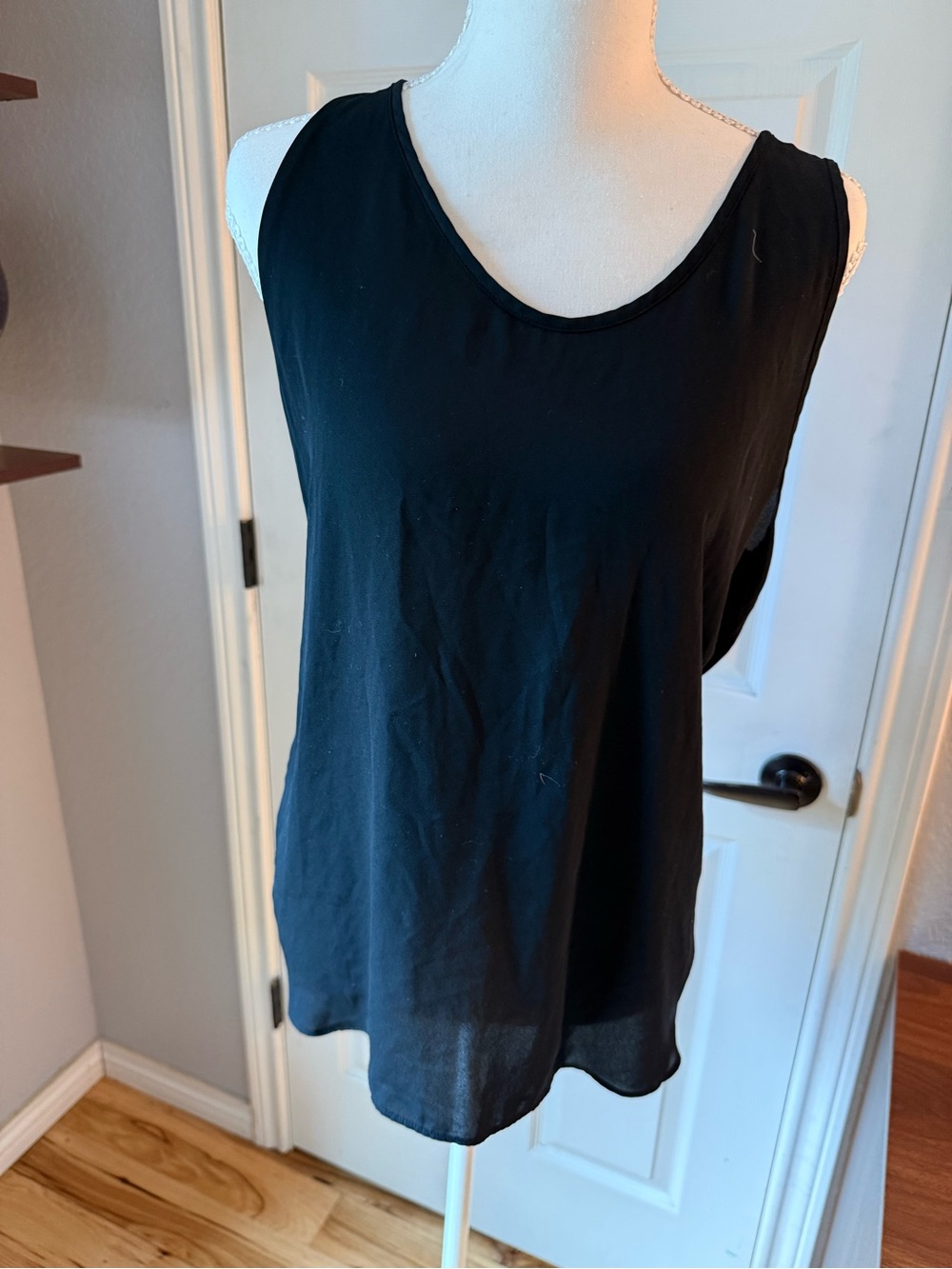 LOFT Black Scoop Neck Sleeveless Tank
